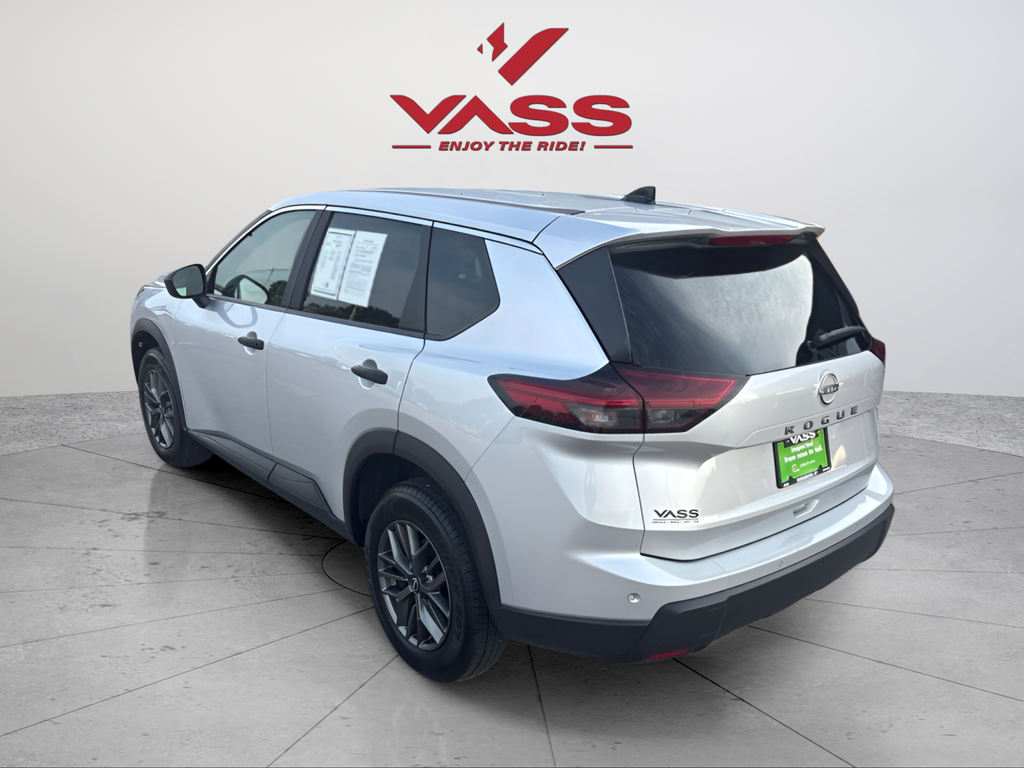Used 2024 Silver Nissan S image 3