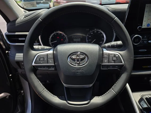 Used 2024 Silver Toyota XLE image 33