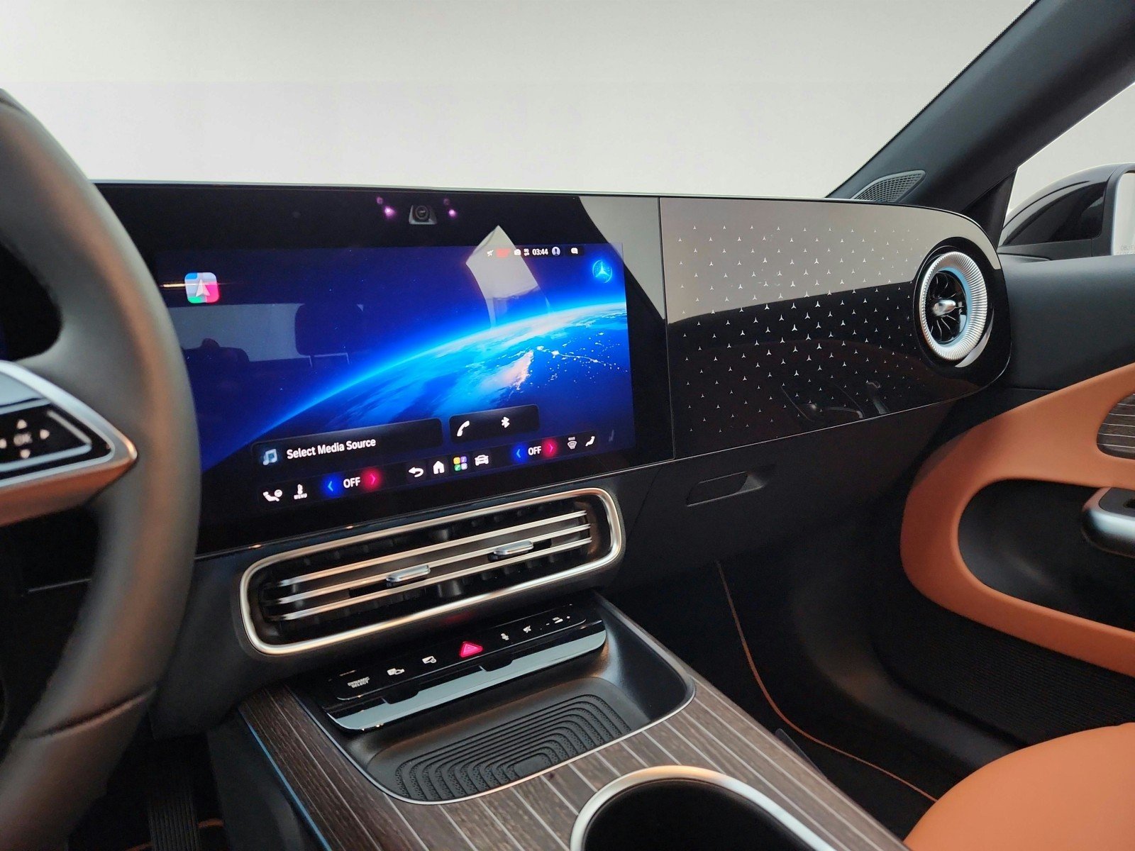 New 2027 Polar White Mercedes-Benz CLA 220 Hybrid FWD image 19