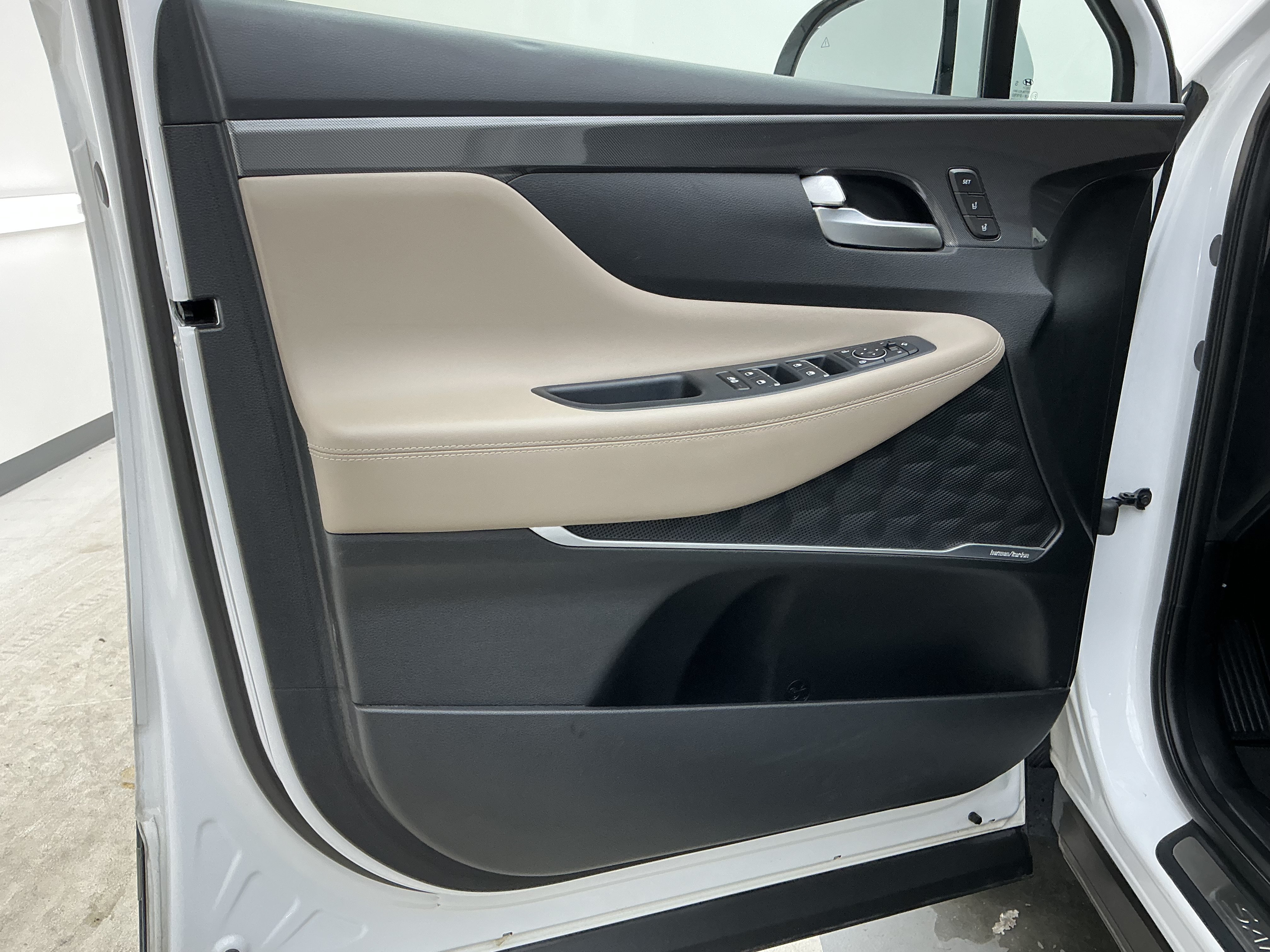 Used 2021 Quartz White Hyundai Limited image 15