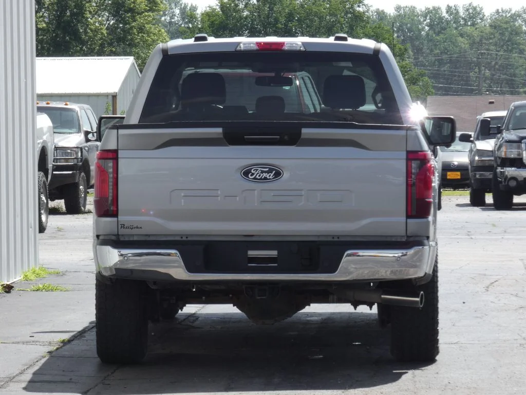 Used 2024 Silver Ford XLT image 4