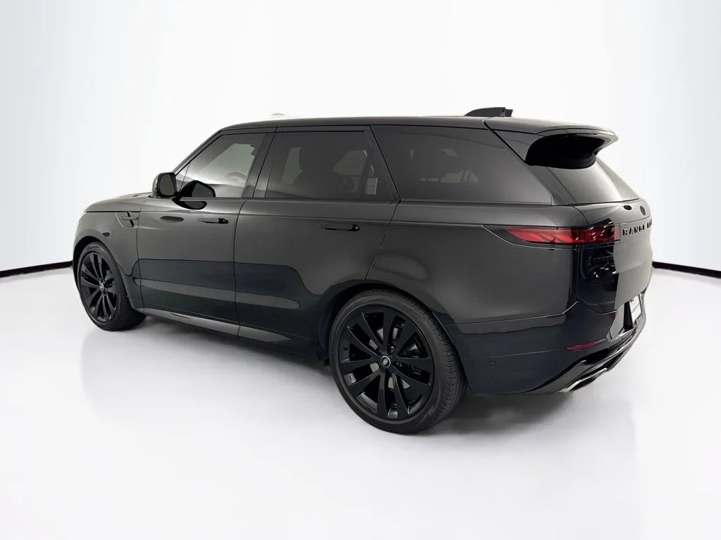Used 2024 Black Land Rover Dynamic SE image 7