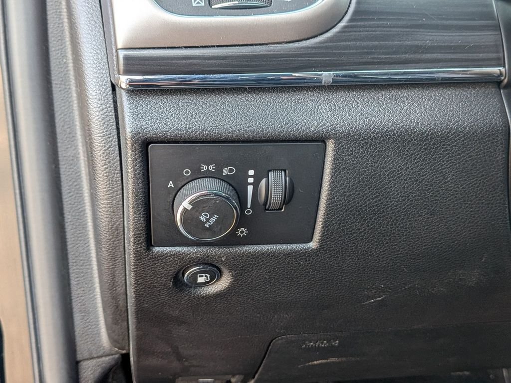 Used 2019 Black Jeep Limited image 17