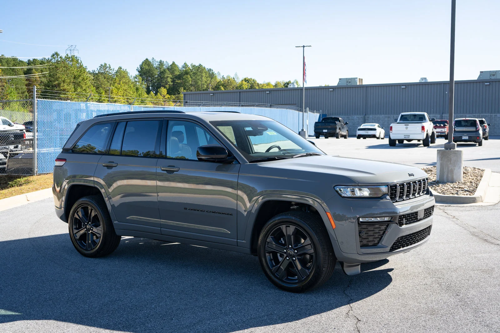 New 2027 Gray Jeep Limited Reserve image 12