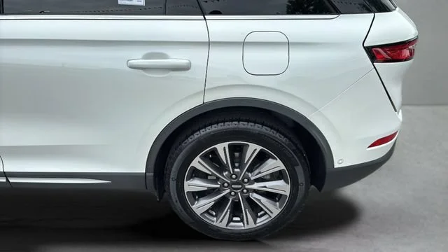 Used 2020 White Lincoln Reserve image 35