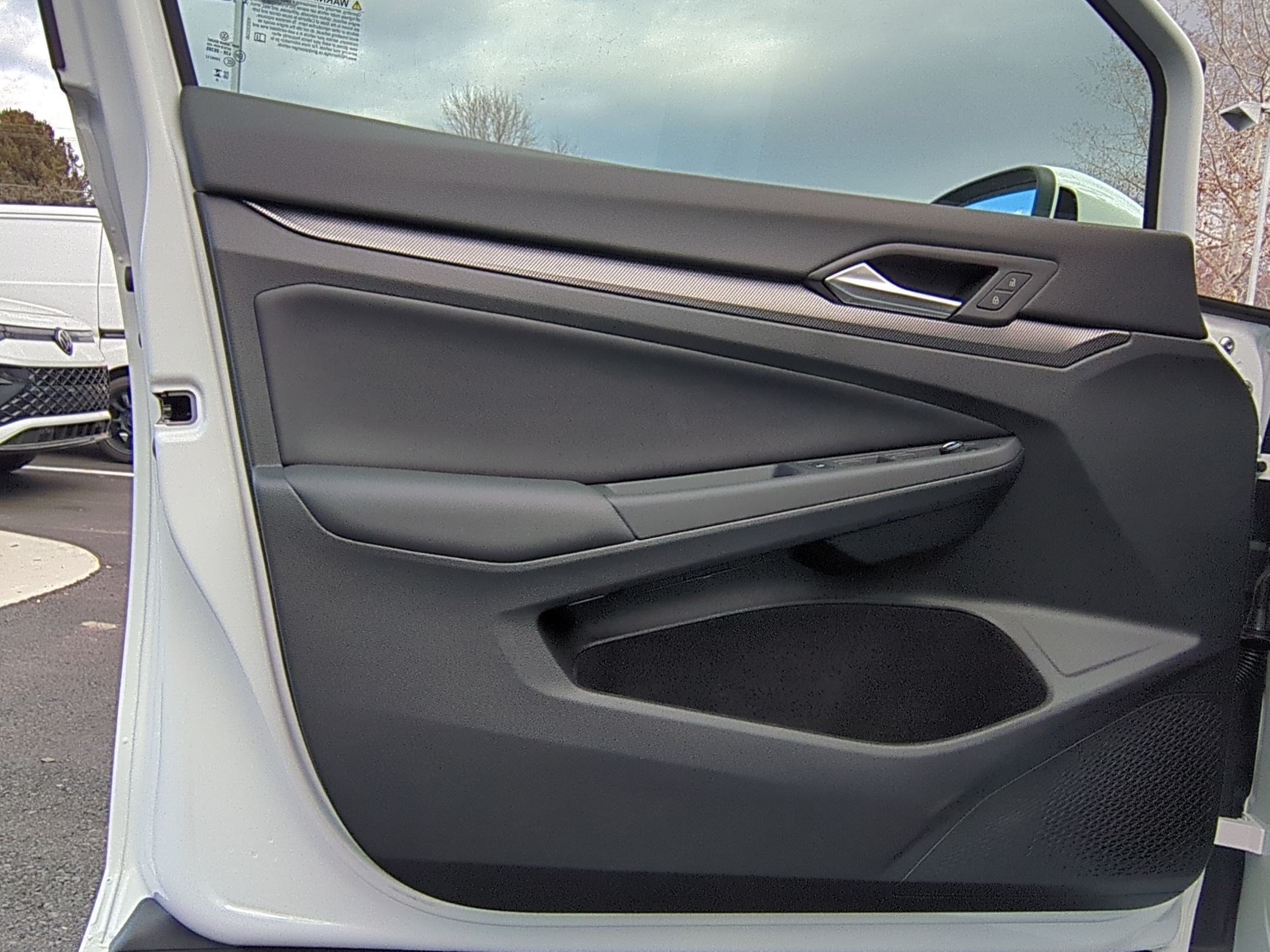New 2026 Opal White Pearl Volkswagen SE image 8