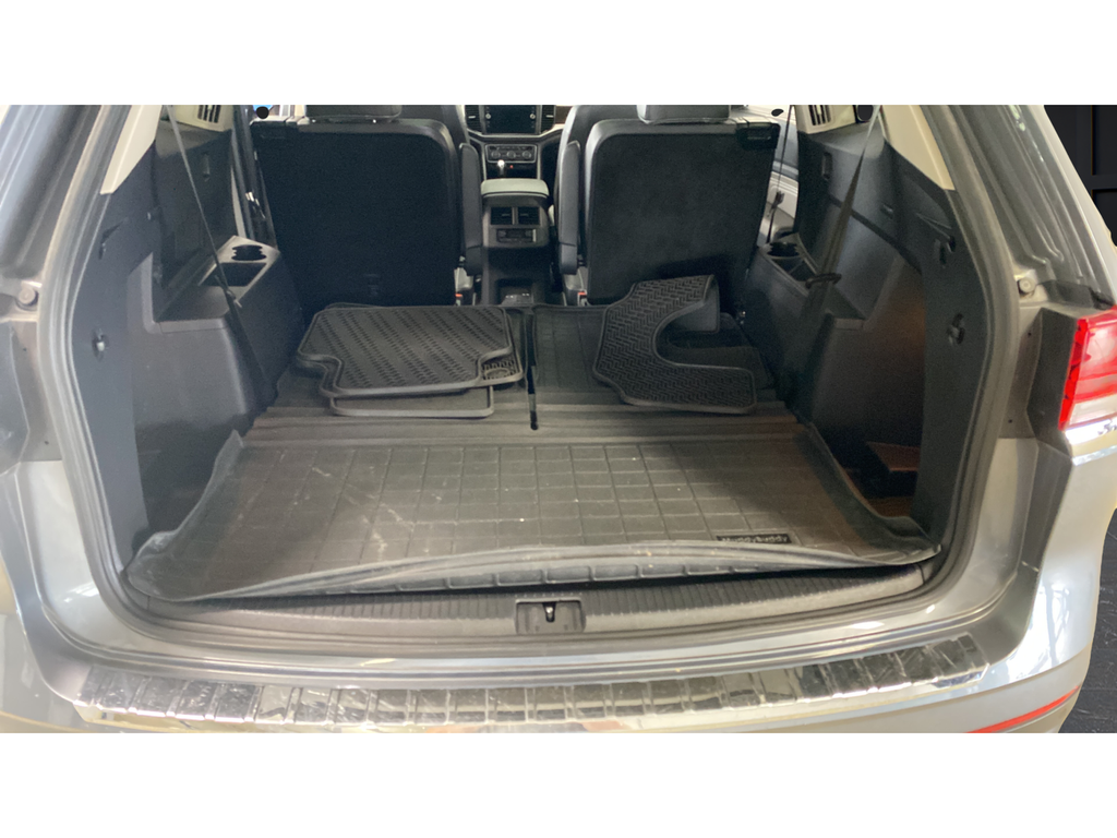 Used 2021 Gray Volkswagen 3.6L V6 SE w/Technology image 28