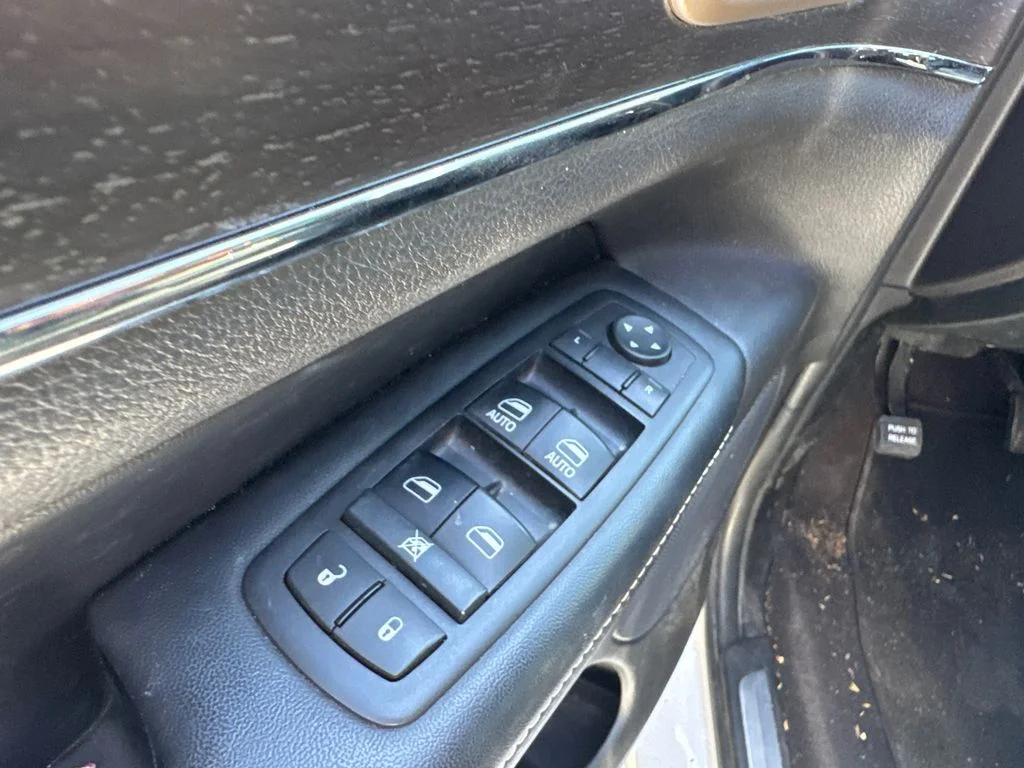 Used 2015 White Jeep Limited image 22