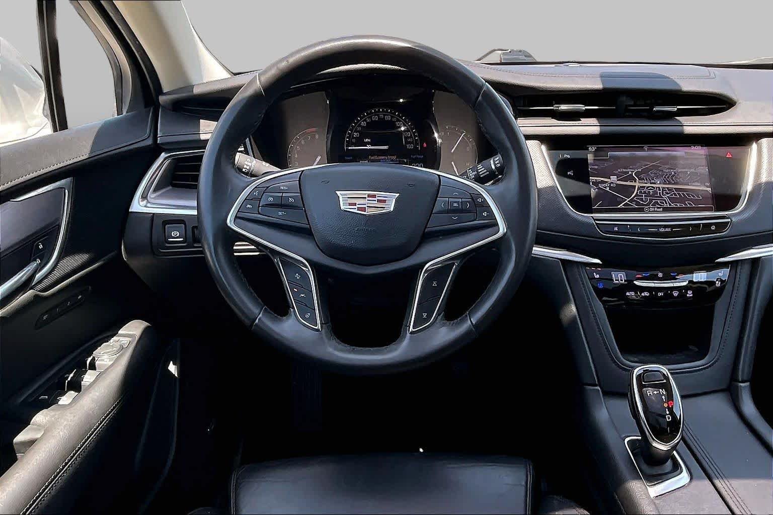 Used 2017 Crystal White Tricoat Cadillac Premium Luxury FWD image 6