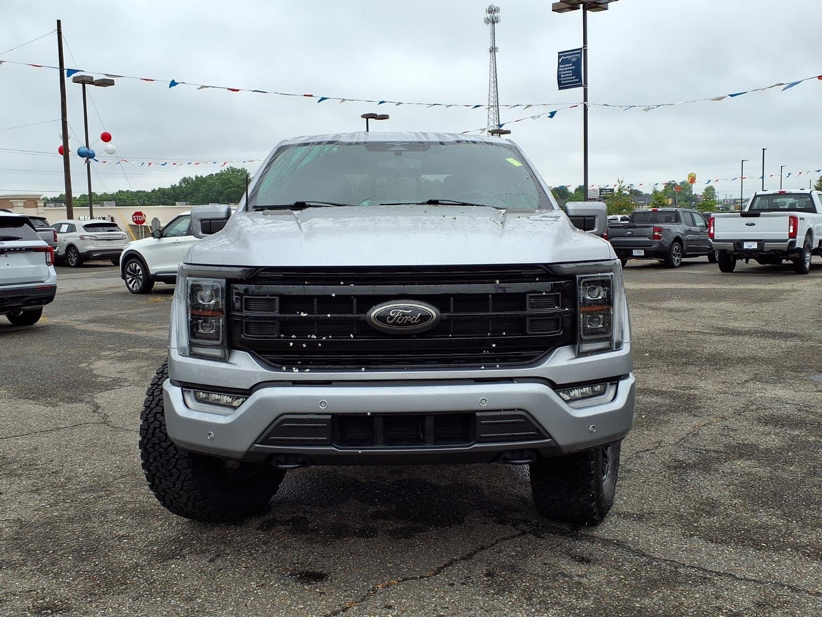 Used 2023 Silver Ford LARIAT image 9