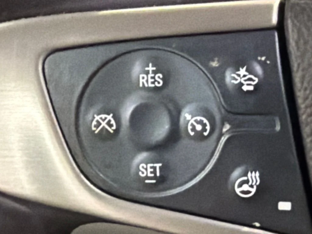 Used 2016 Sparkling Silver Metallic GMC Denali image 24