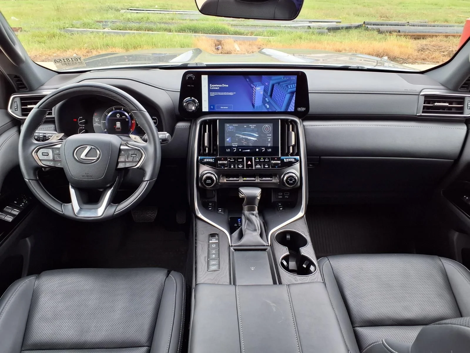 Used 2024 Gray Lexus 600 Luxury image 9