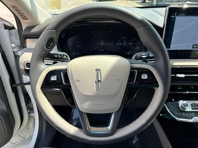 Used 2024 Pristine White Lincoln Premiere image 29