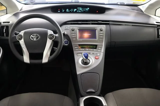 Used 2015 Silver Toyota Three image 2