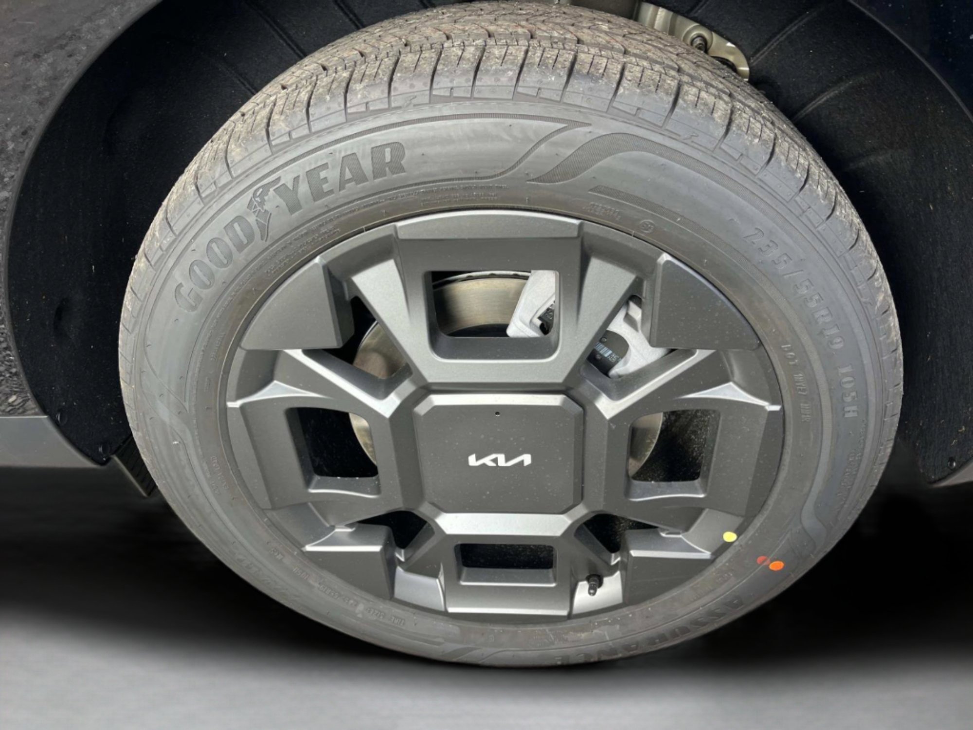 New 2026 Aurora Black Pearl Kia EX image 37