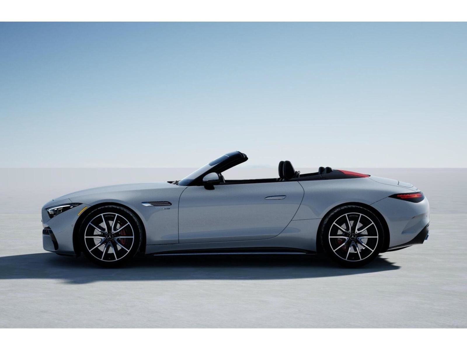 Used 2022 MANUFAKTUR Moonlight White Metallic Mercedes-Benz AMG® SL 55 Roadster image 44