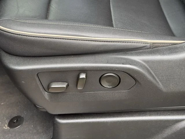 Used 2025 Gray Chevrolet Premier image 22