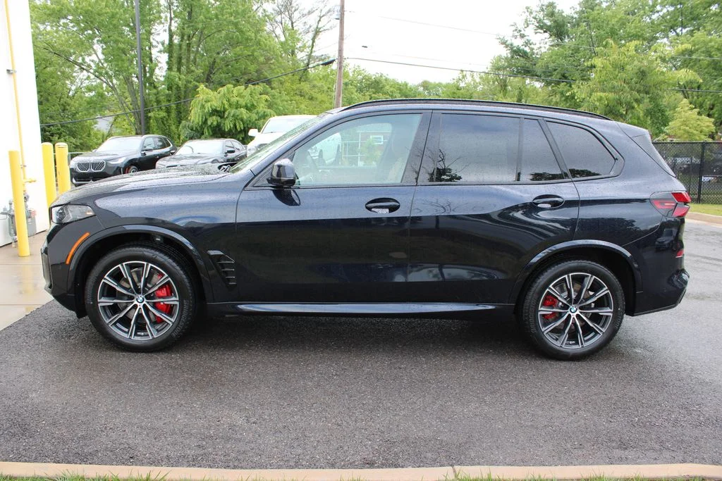 New 2026 Carbon Black Metallic BMW xDrive40i image 10