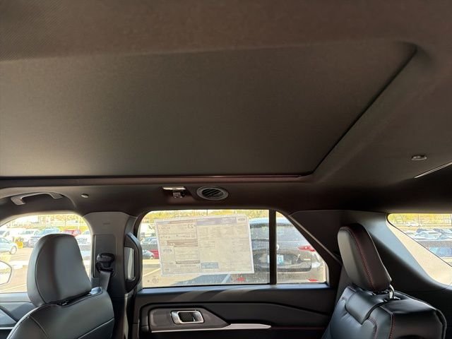 New 2026 Space White Metallic Ford ST-Line image 10