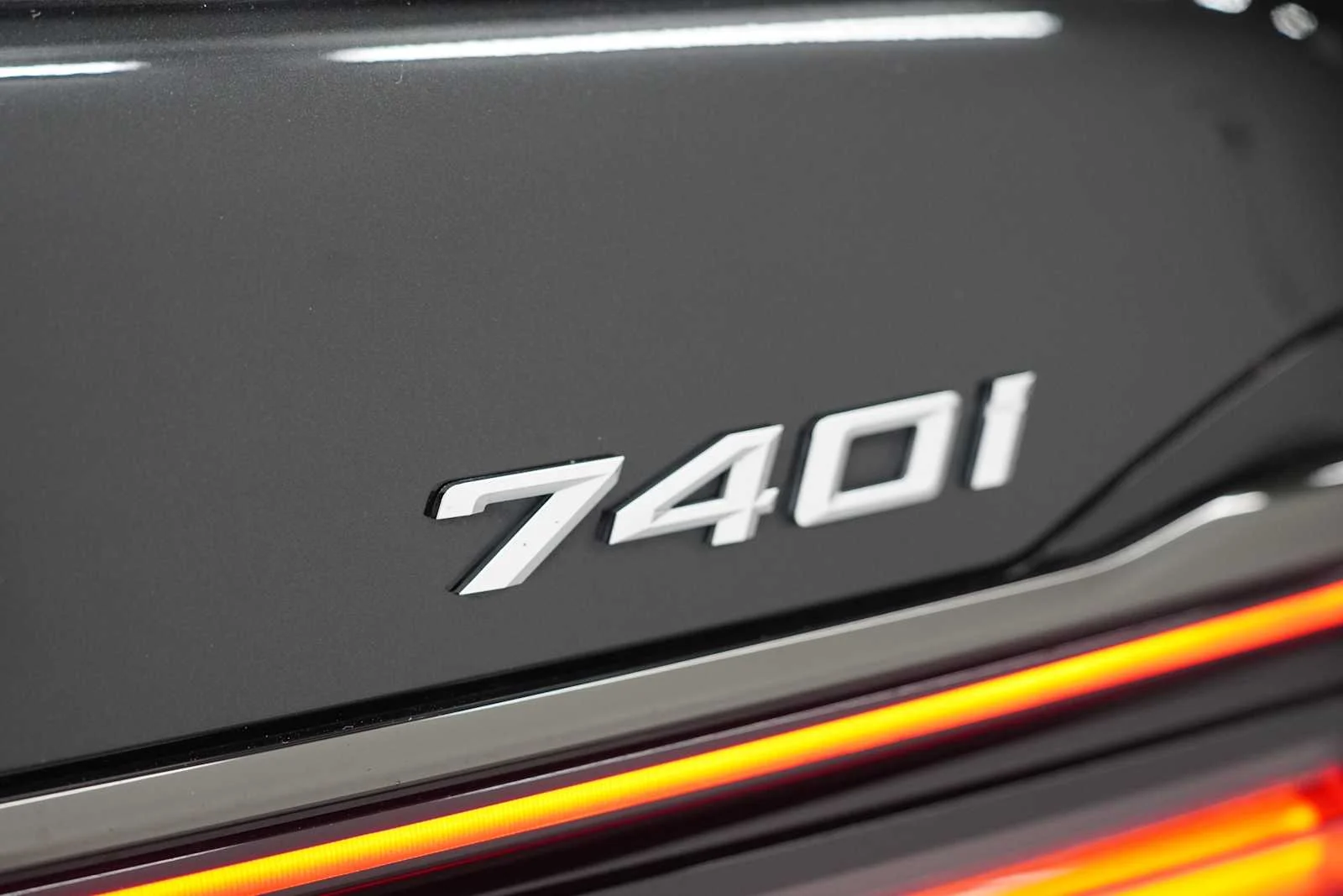 Used 2020 Black Sapphire Metallic BMW 740i xDrive image 9