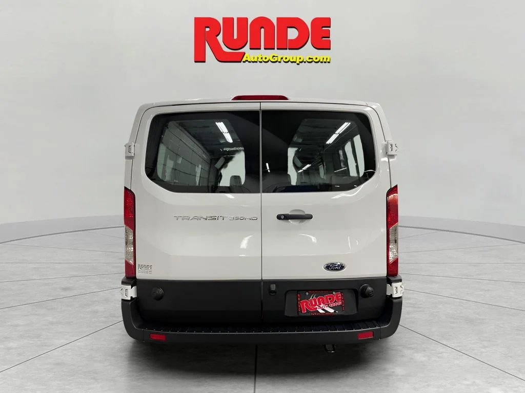 Used 2024 Oxford White Ford Base w/9,950 lb. GVWR image 4