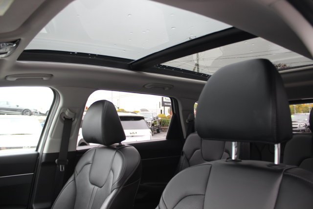 Used 2026 White Kia X-Line EX image 23