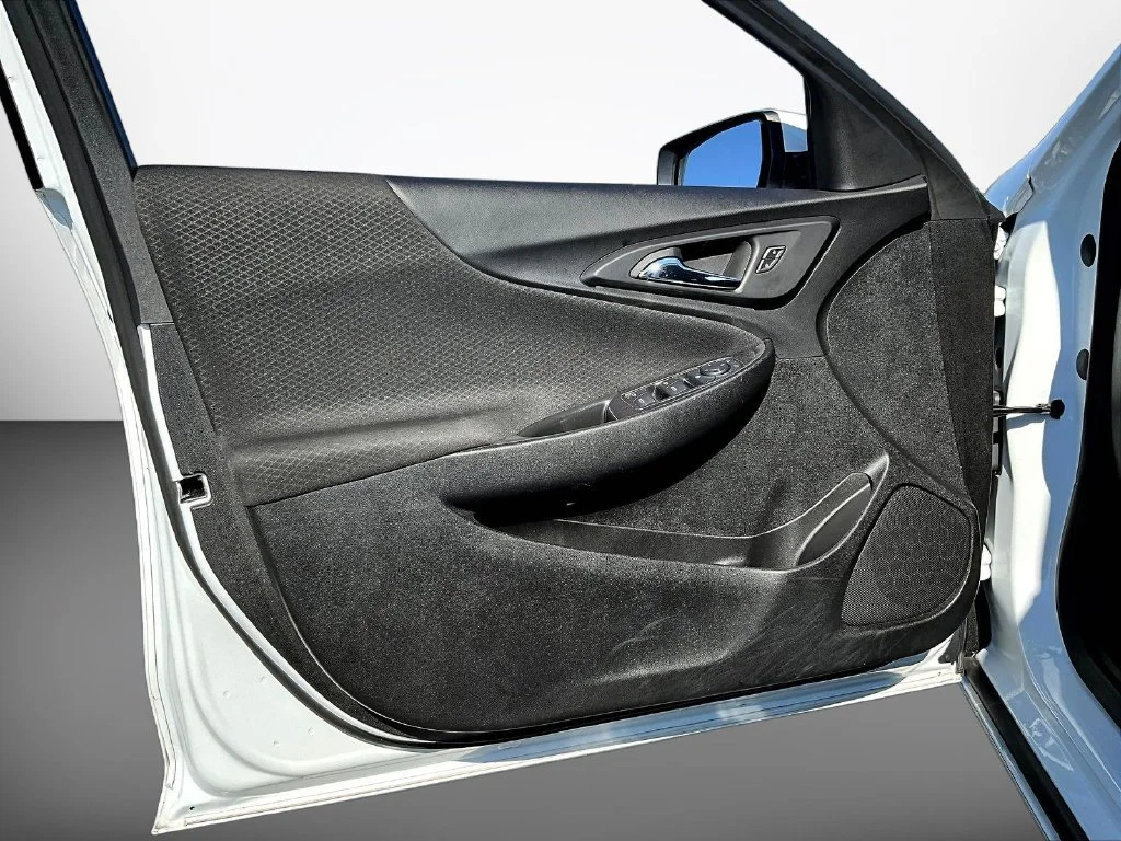 Used 2024 White Chevrolet LT image 22