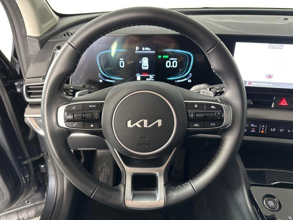 Used 2025 Gravity Gray Kia EX image 19