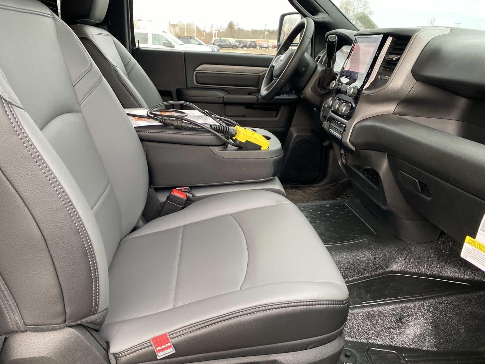 2026 RAM 3500 Chassis Tradesman - Photo 7