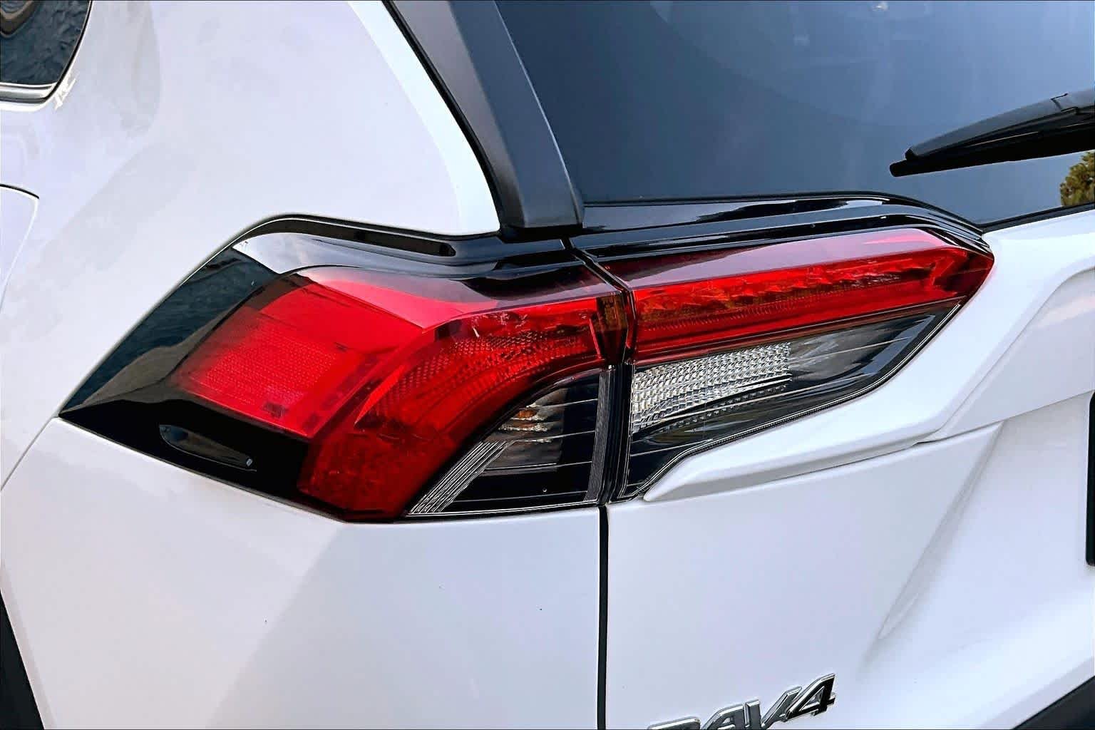 Used 2025 Ice Cap Toyota XLE image 29