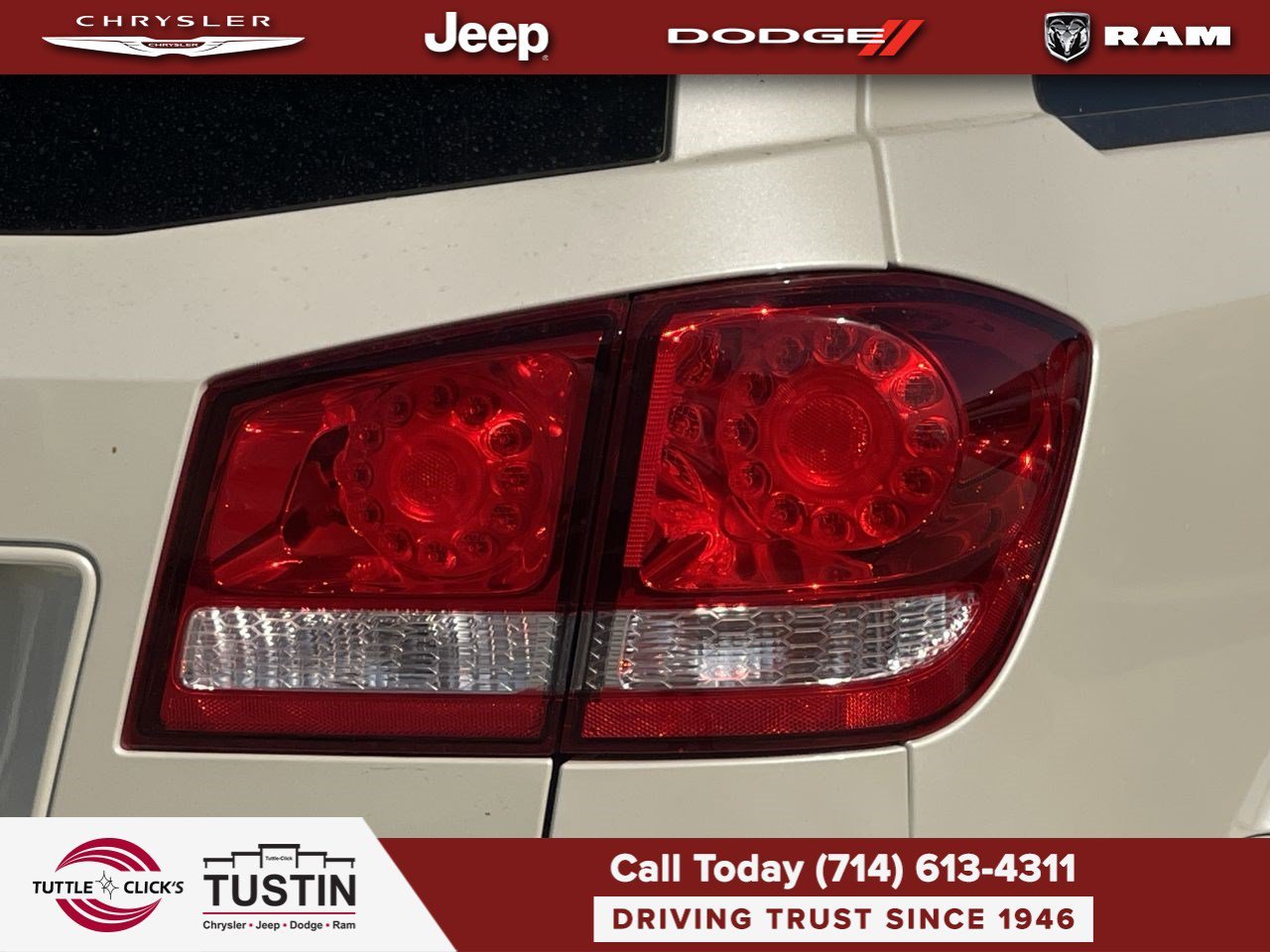 Used 2019 White Noise Tri-Coat Dodge SE image 18