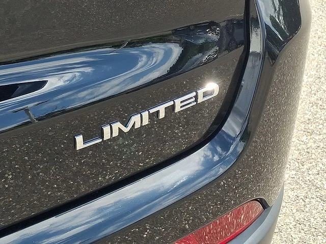 Certified Used 2024 Diamond Black Jeep Limited image 29