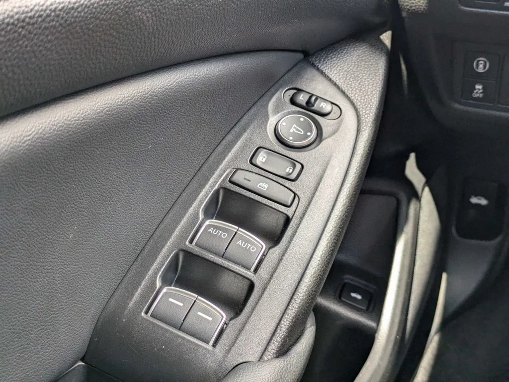 Used 2022  Honda Sport 2.0T image 22