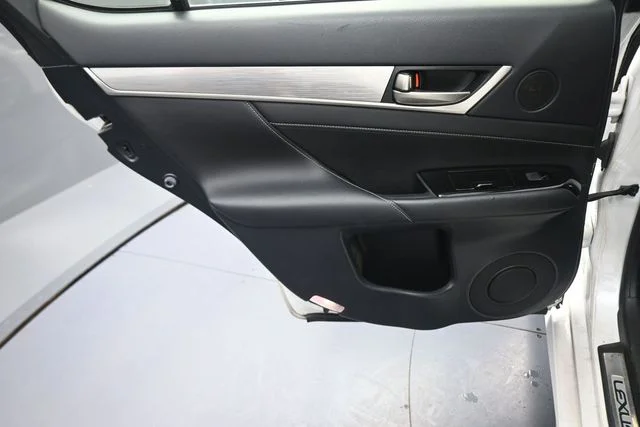 Used 2013 White Lexus 350 image 18