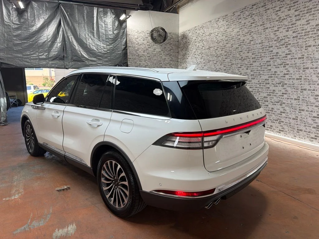 Used 2023 Pristine White Metallic Tri-Coat Lincoln Reserve image 5