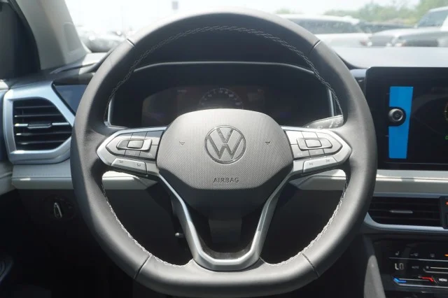 New 2026 Pure White Volkswagen 1.5T SE image 23