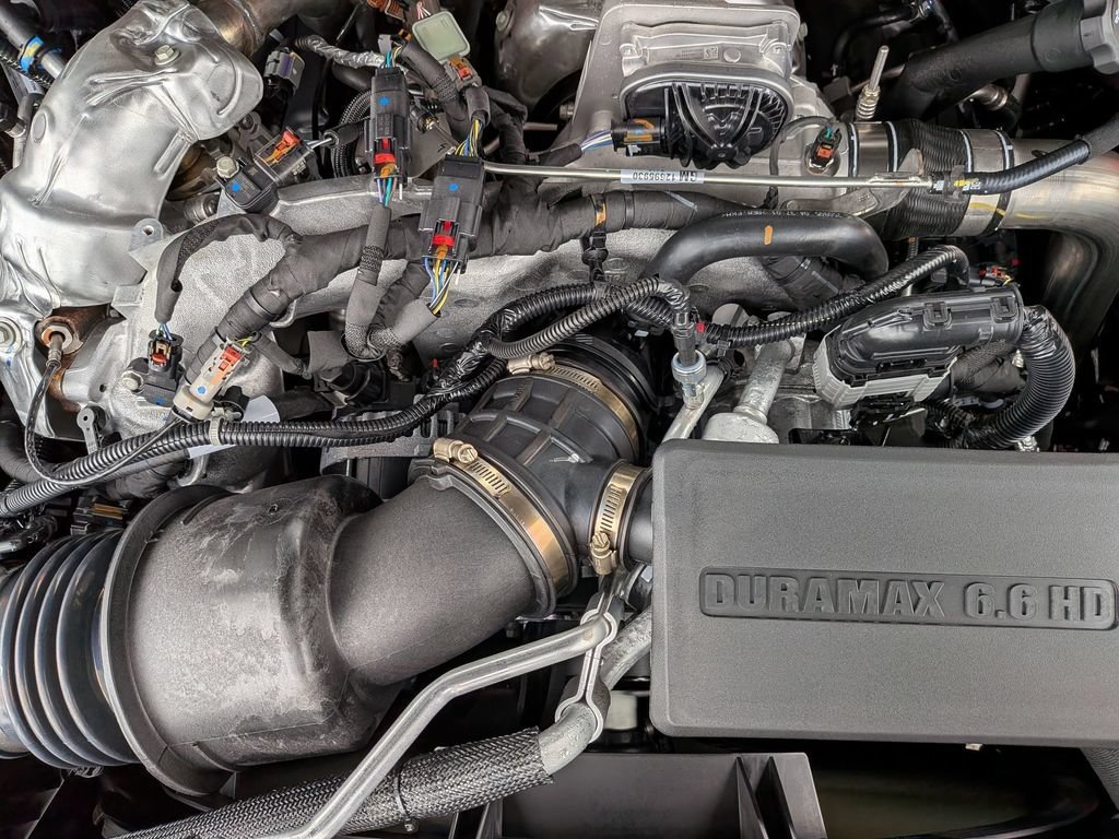 New 2026 Summit White Chevrolet WT image 13