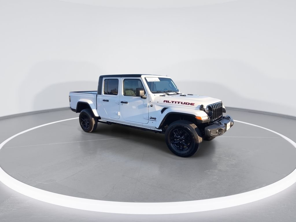 Used 2022 White Jeep Sport image 2