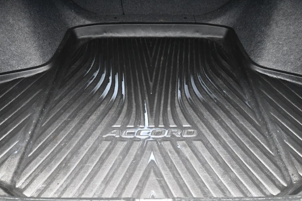 Used 2018 Modern Steel Metallic Honda Touring image 19