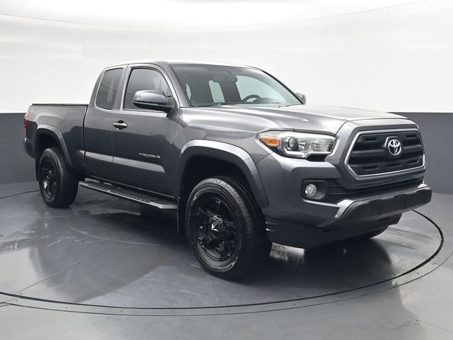 Used 2016 Gray Toyota SR5 image 2