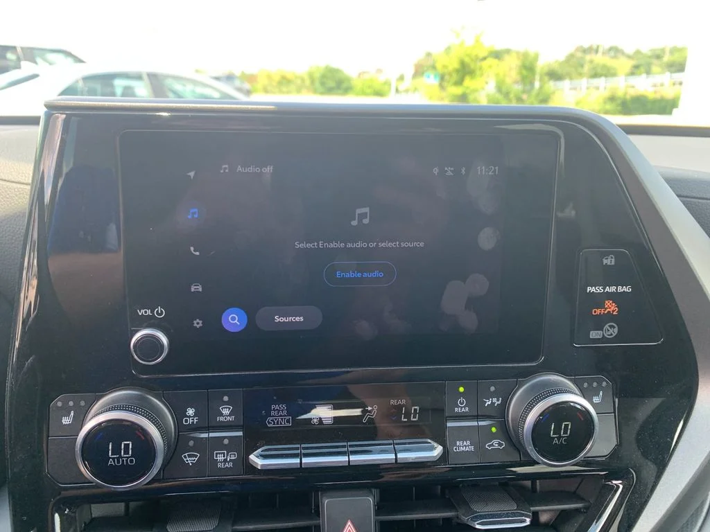 Used 2024  Toyota XLE image 21