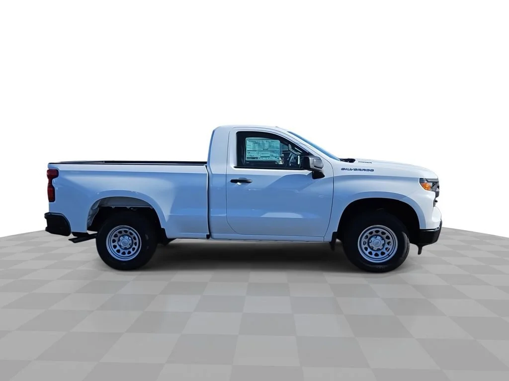 New 2026 Summit White Chevrolet WT image 9