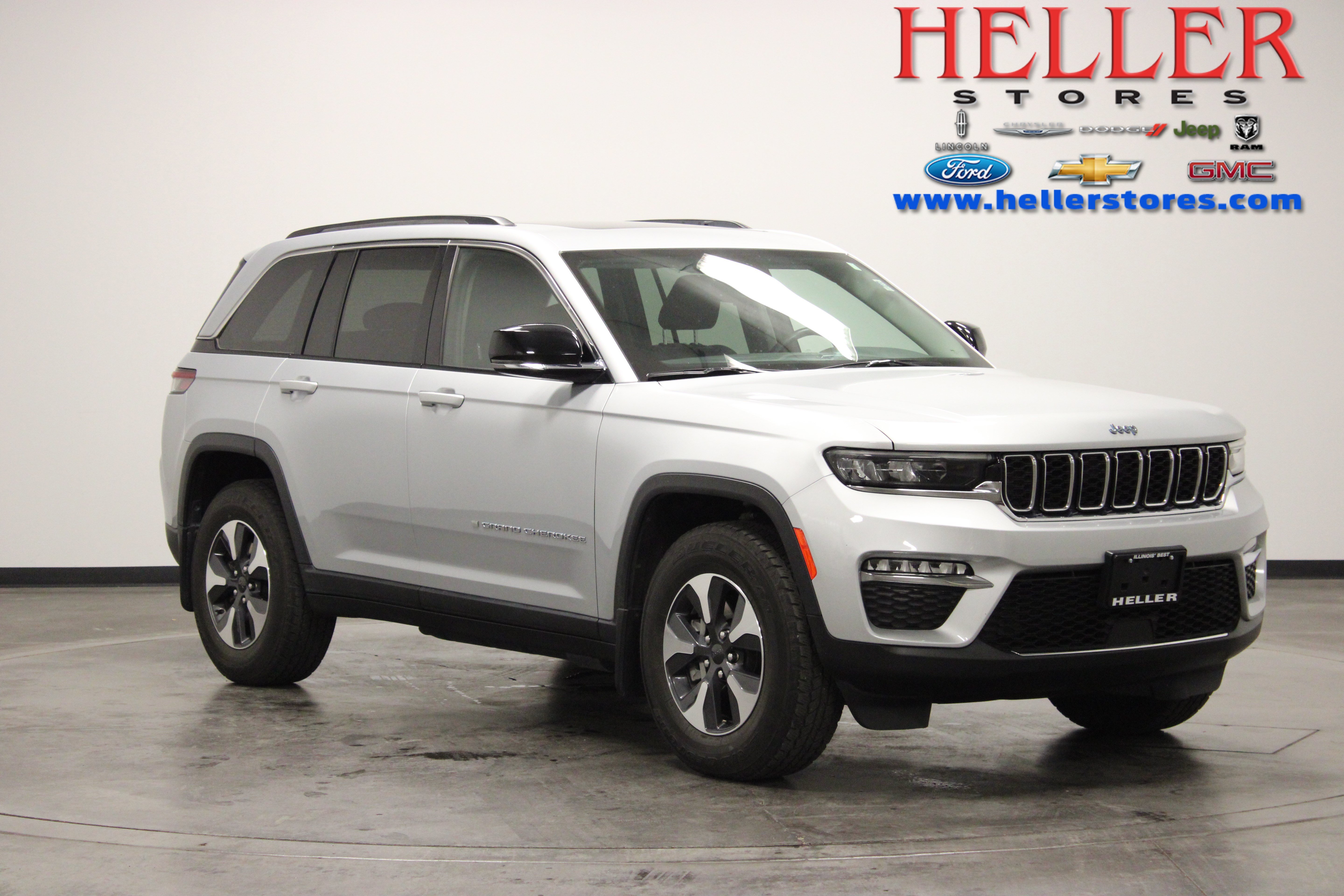 Used 2022 Silver Zynith Jeep 4xe image 1