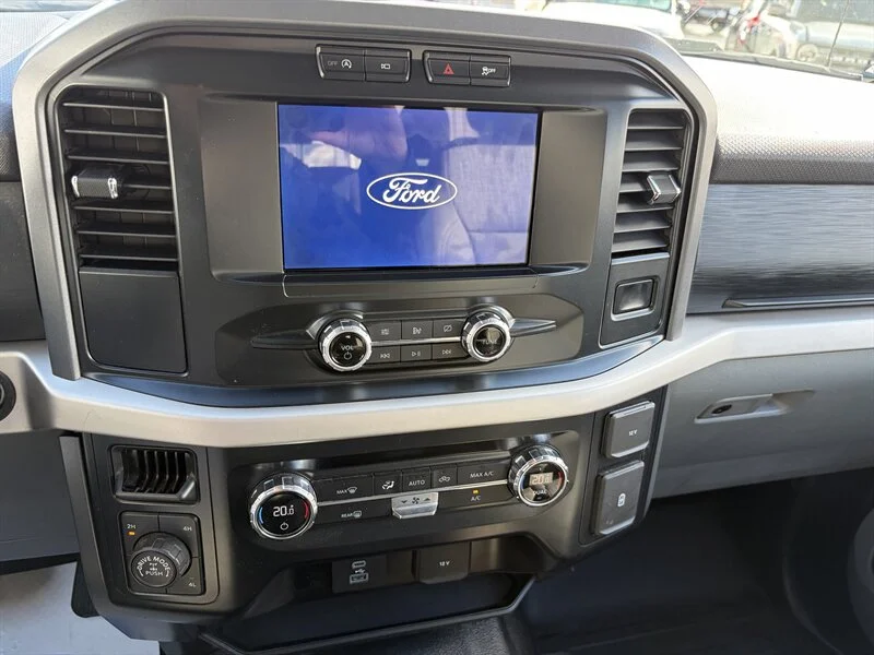 Used 2021 Grey Ford XLT image 9