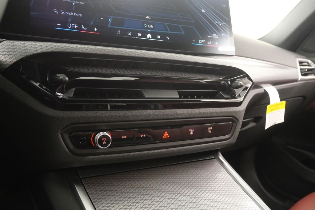 2025 BMW 3 Series 330i - Photo 24