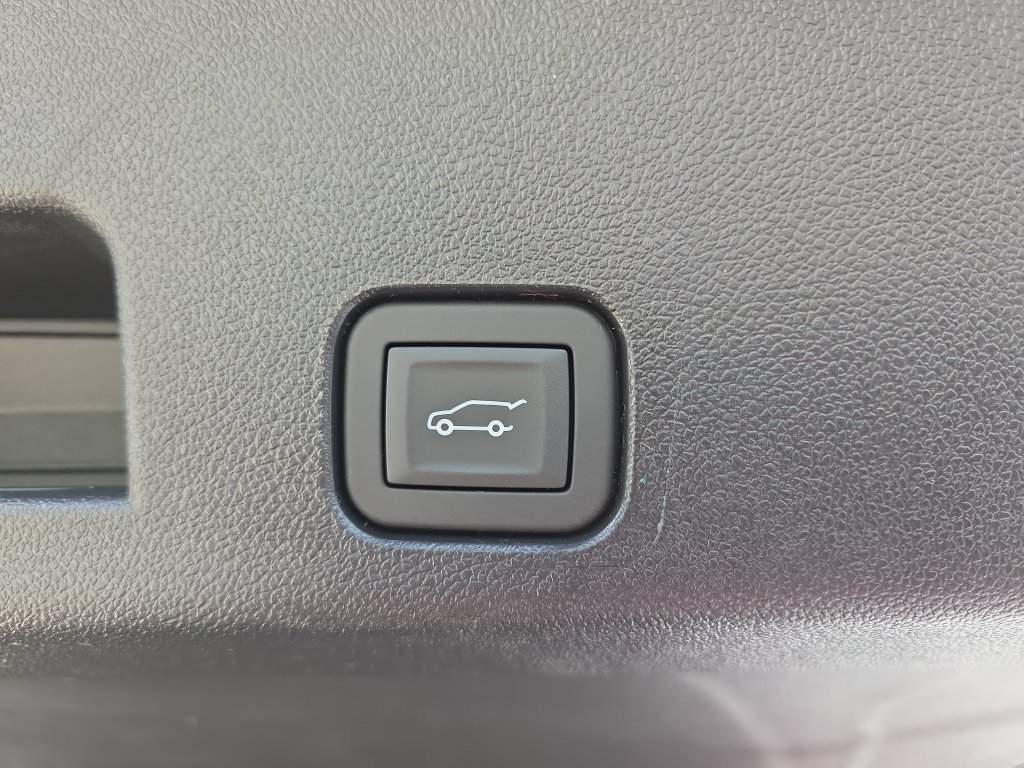 2027 Chevrolet Traverse LT - Photo 31