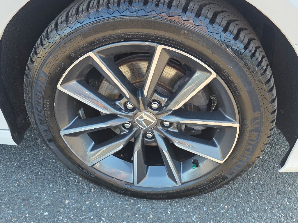 Certified Used 2021 White Honda EX-L image 19