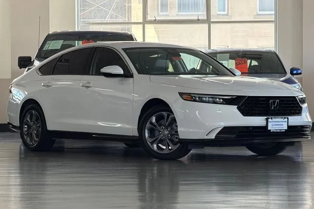 Certified Used 2023 Platinum White Pearl Honda EX-L image 2