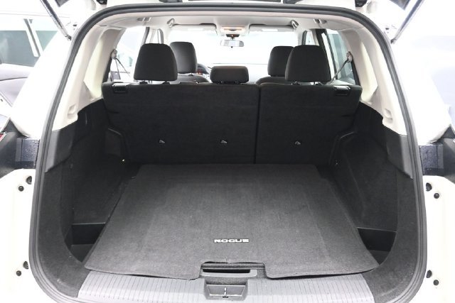 Used 2024 Glacier White Nissan S image 17