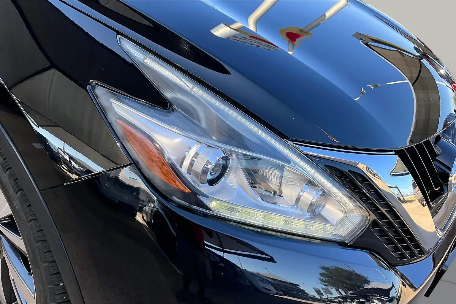 Used 2018 Magnetic Black Metallic Nissan Platinum image 26